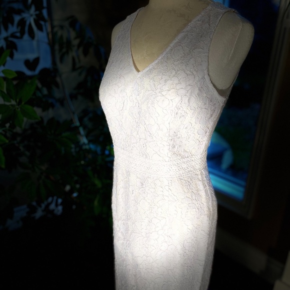 NWT - Nanette Lepore V-Neck Sleeveless Lace Dress - Picture 8 of 16